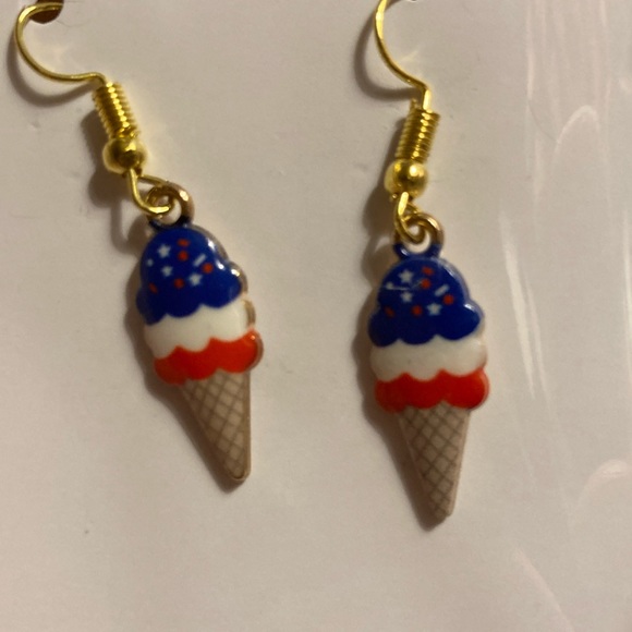 Fourth of July earrings. - Picture 3 of 3